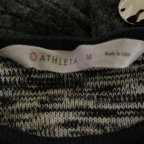 Athleta size medium black/white sweater with black rolled detail trim EUC - Picture 3 of 5